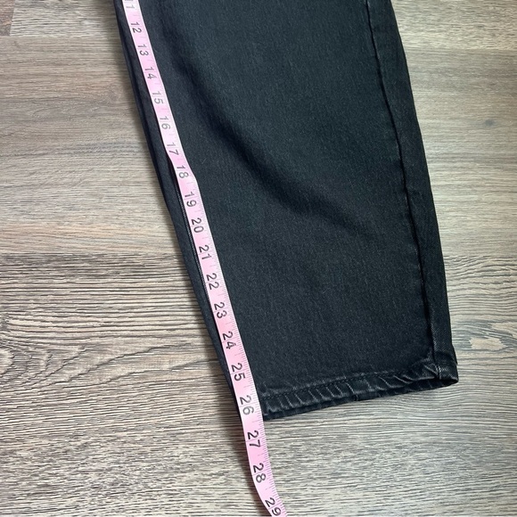 Women's High-Rise Balloon Jeans - Universal Thread™ Black 4 - Picture 7 of 8